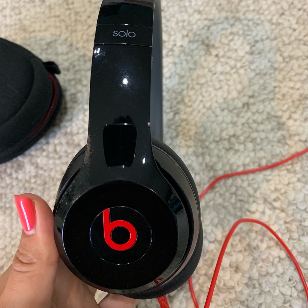 BEATS SOLO HEADPHONES